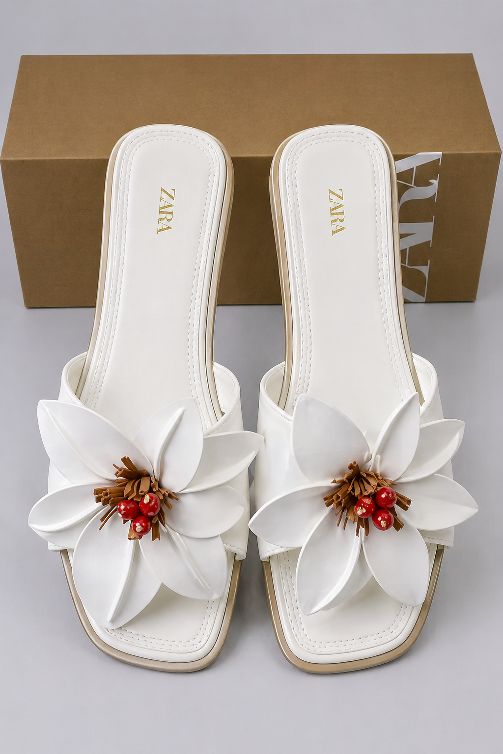 Mules Plates Zara à Fleur Sculpturale